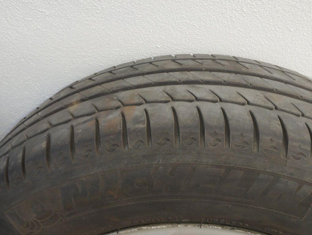 Pneus Michelin 225/55/R16 i jantes . Audi