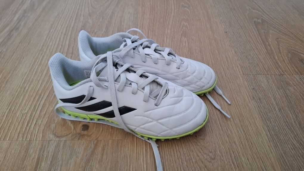 Chuteiras Adidas criança 31.5