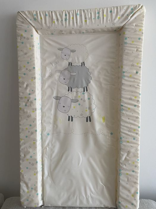 Banheira de bébé e muda fraldas