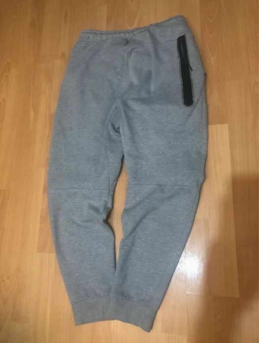 Szare spodnie nike tech fleece