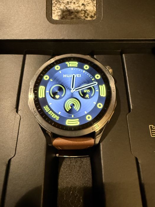 Smartwatch Huawei GT-4 (46mm) com 2 anos de garantia - USADO