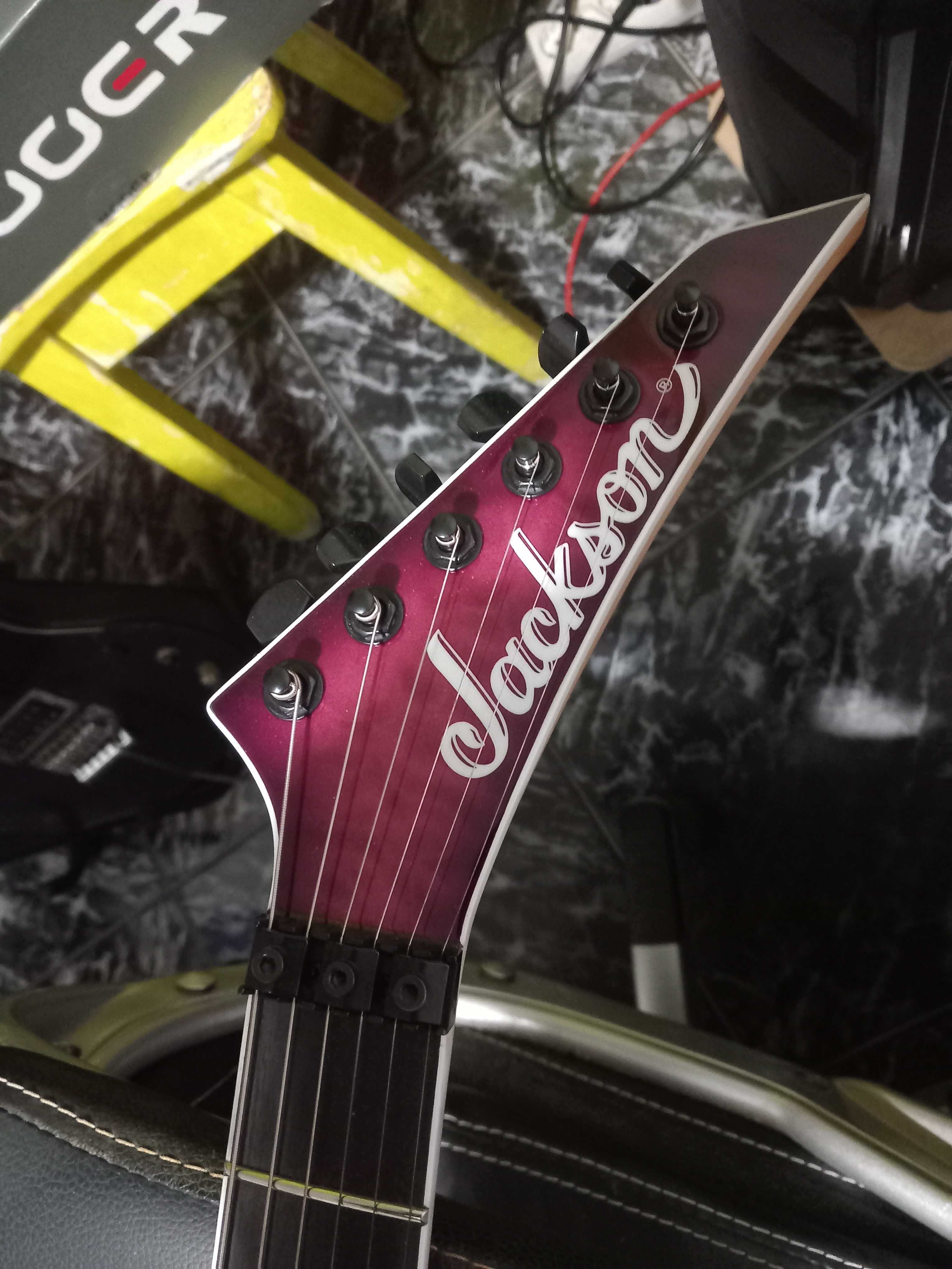 Guitarra elétrica Jackson Pro-series Plus SRS DINKY DKAQ TPB