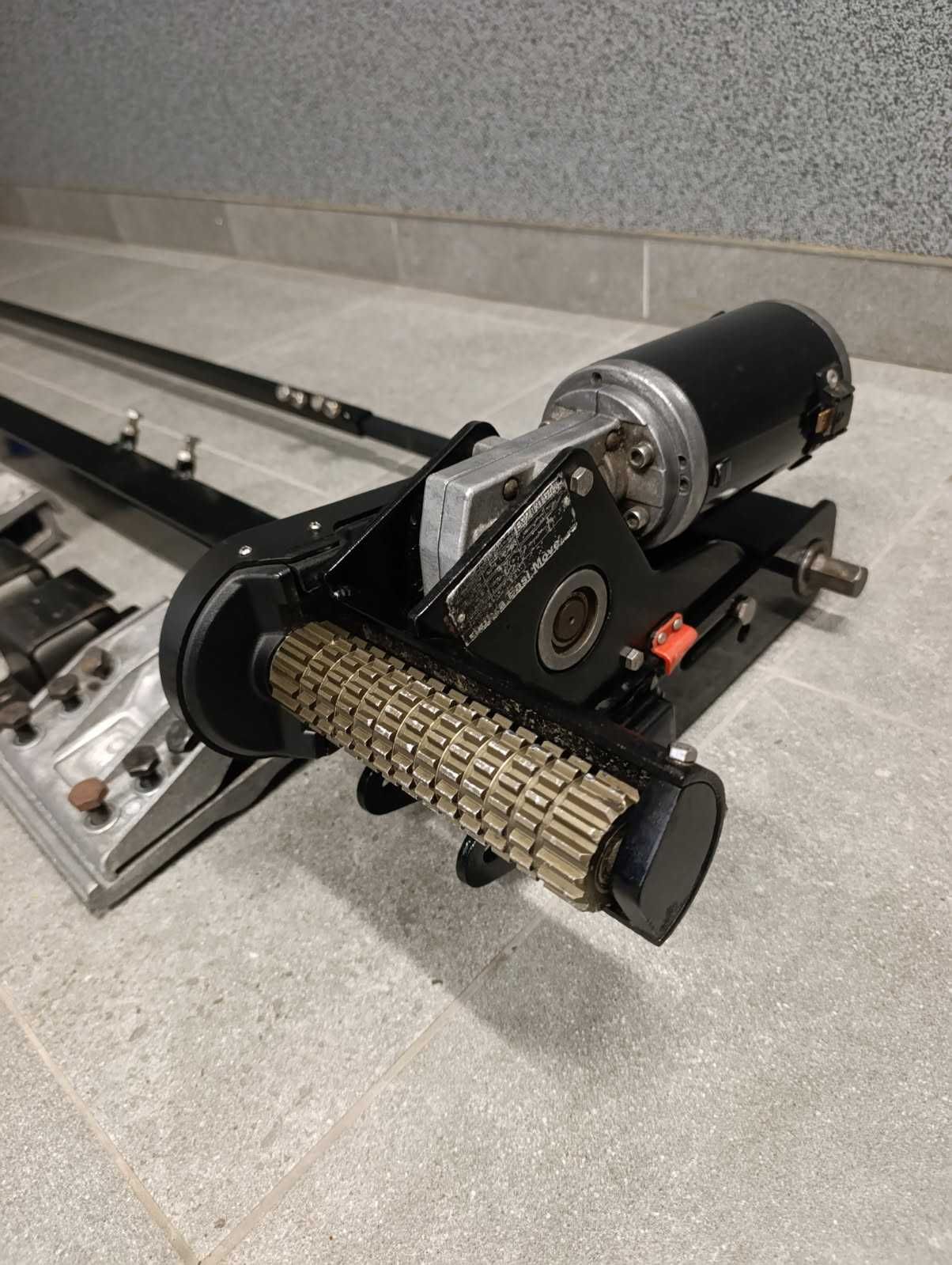 Napęd przyczepy kempingowej Mover Enduro półautomat 1800kg