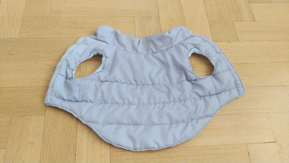 Ubranko, kurtka, kamizelka dla psa - obwód klatki 43 cm. (roz. M)