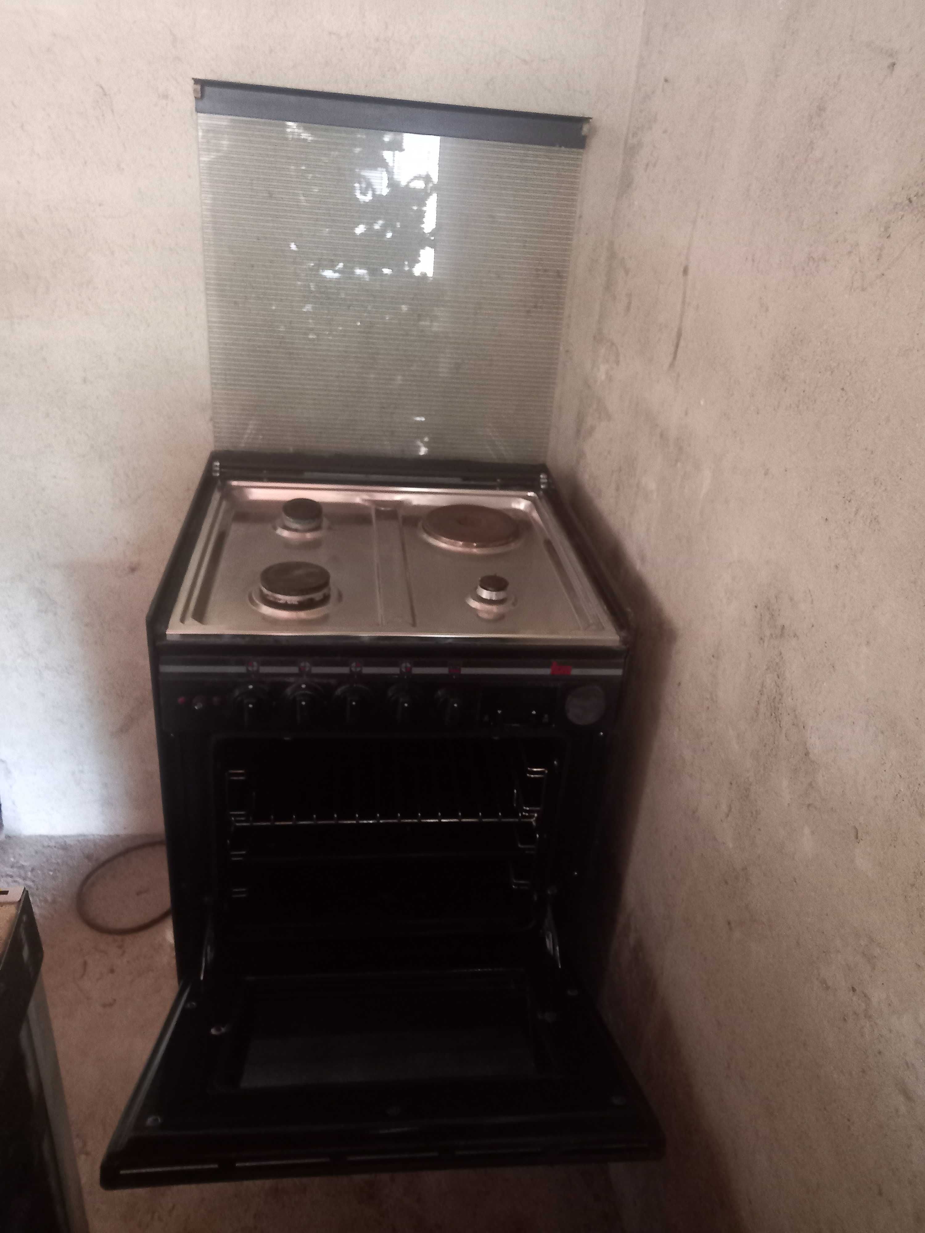 Fogão com pouco uso