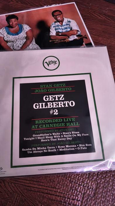 Stan Getz/João Gilberto 
Ella and Louis 
Ella um Berlin

Novos

Ediçõe
