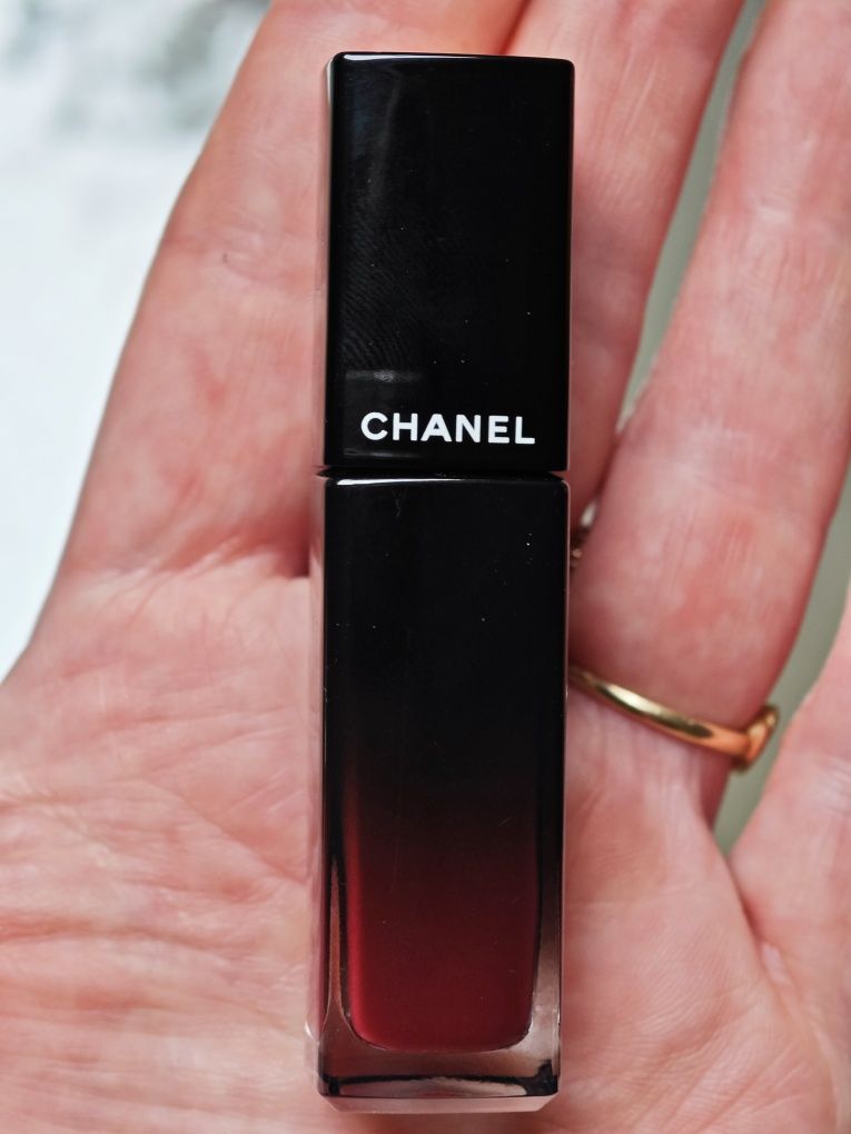 Błyszcząca pomadka Chanel, super jakość