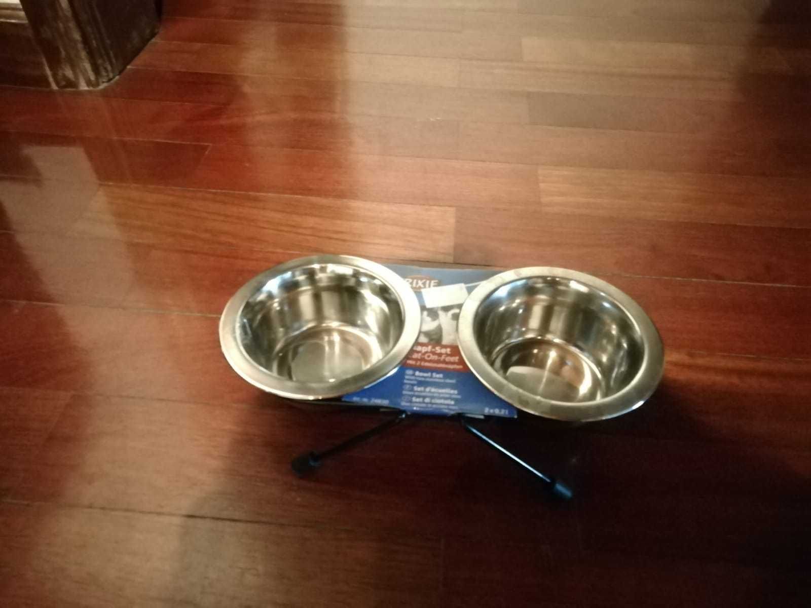 Recipiente para comida de gatos