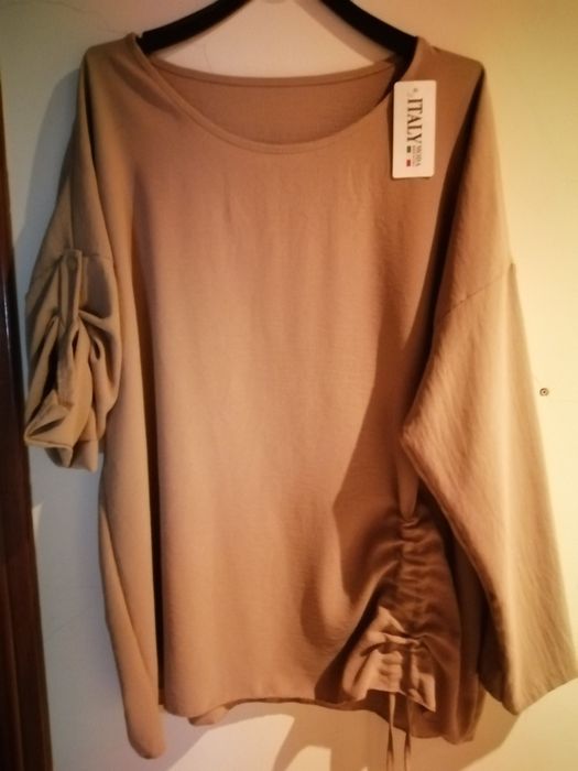 Promoção de roupa com etiquetas