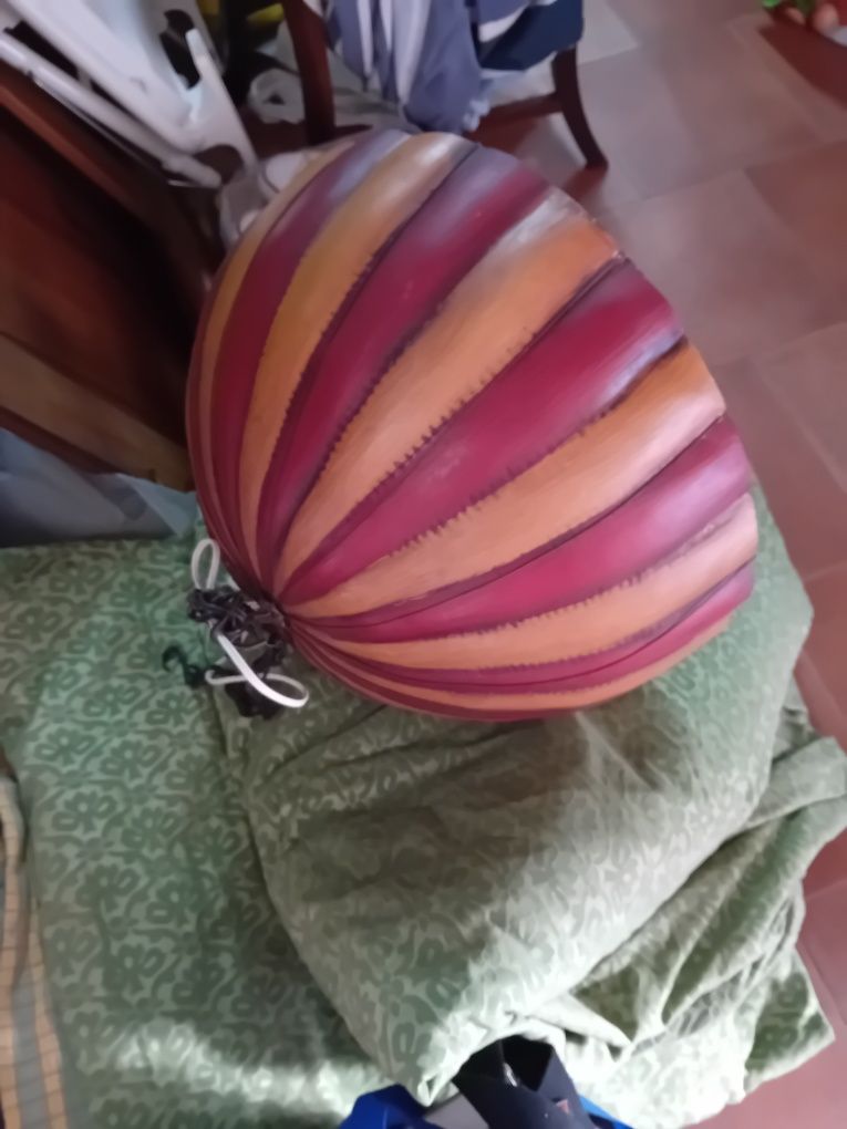 Candeeiro de palhaço em paraquedas