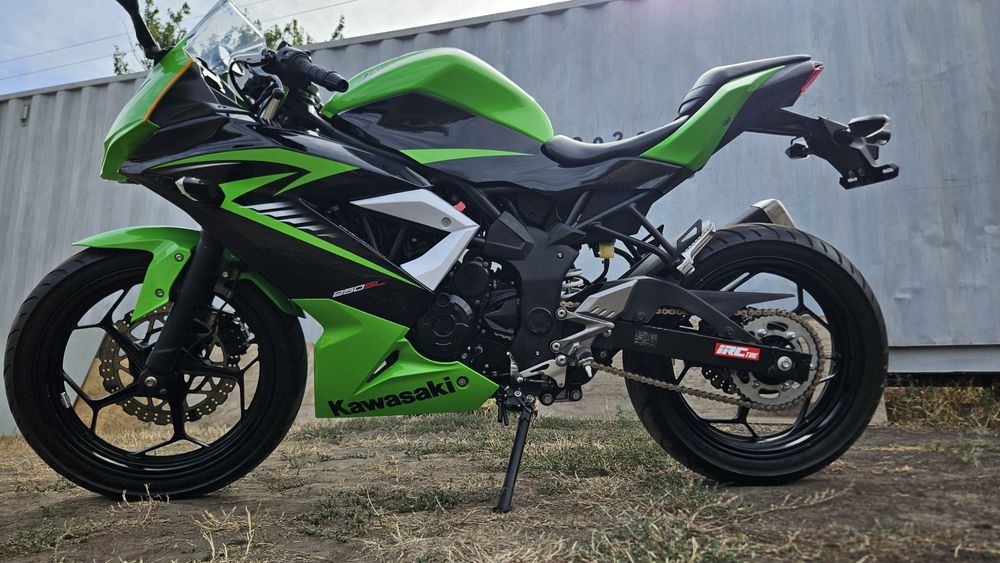 Продажа Kawasaki 2015р. Ninja 250SL з контейнера без пробігу по Україн