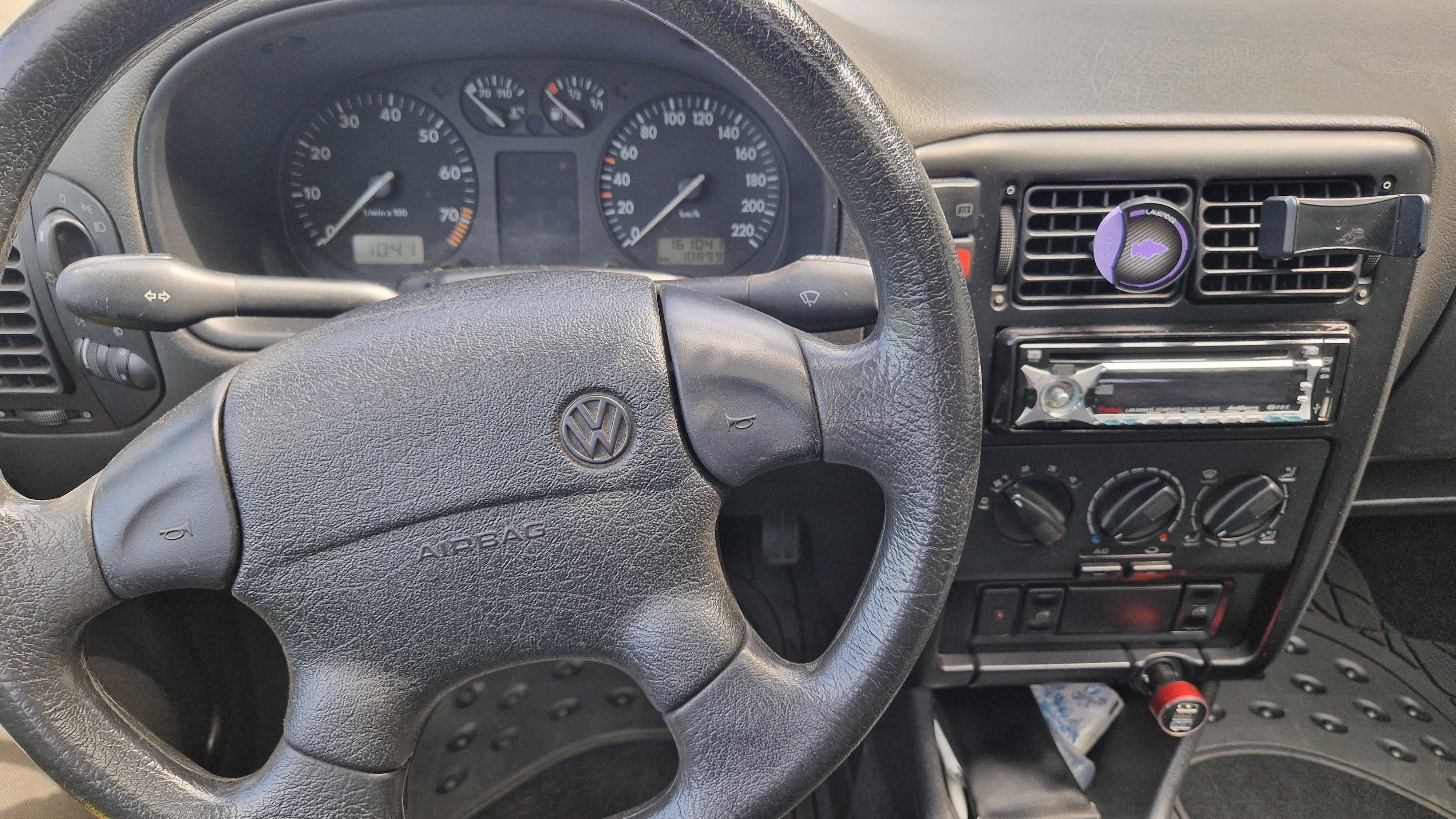 VW Polo 1.4 DOHC 16V 100cv