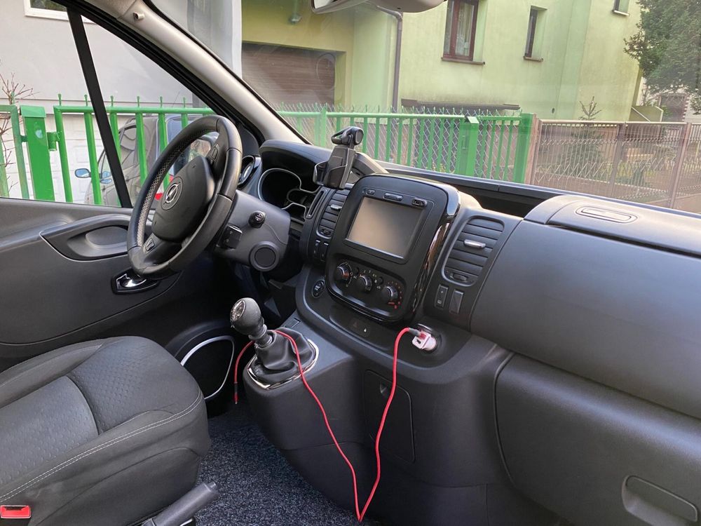 Sprzedam busa Opel Vivaro, Kombi Edition L2H1, wersja long, 2,9t, 8-os