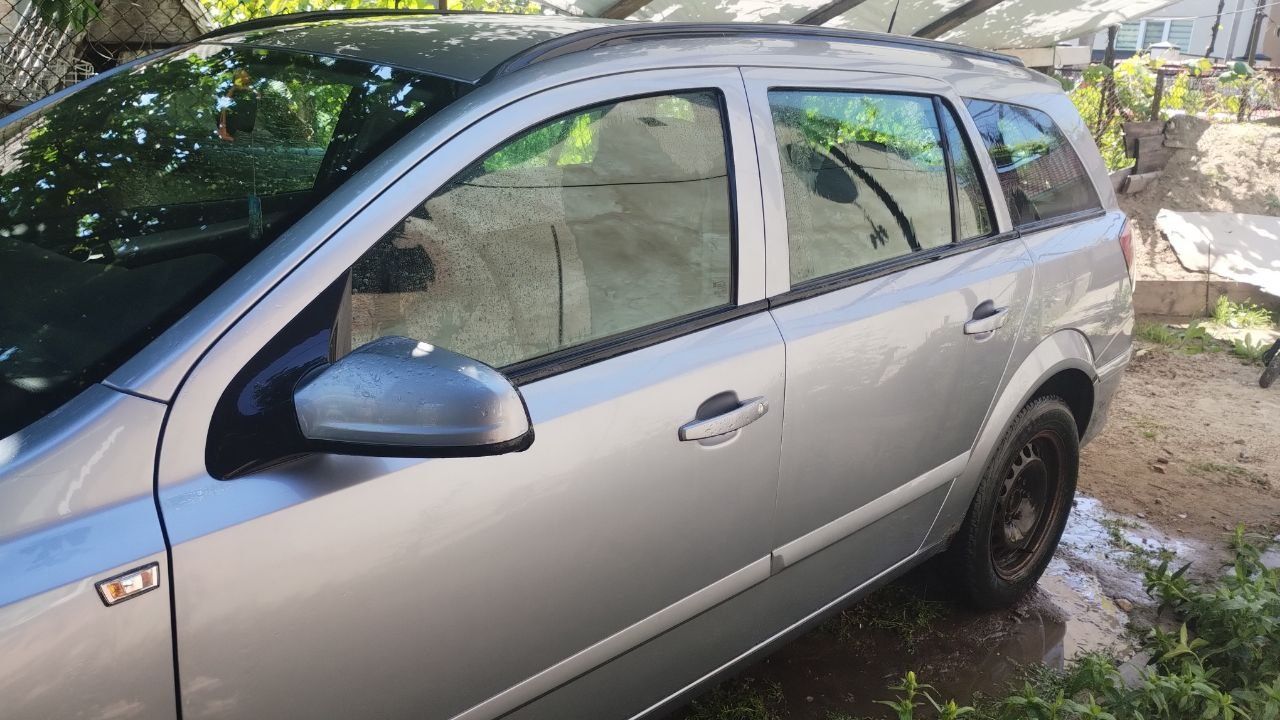 Opel Astra H 1.6 бензин • Універсал • 2006