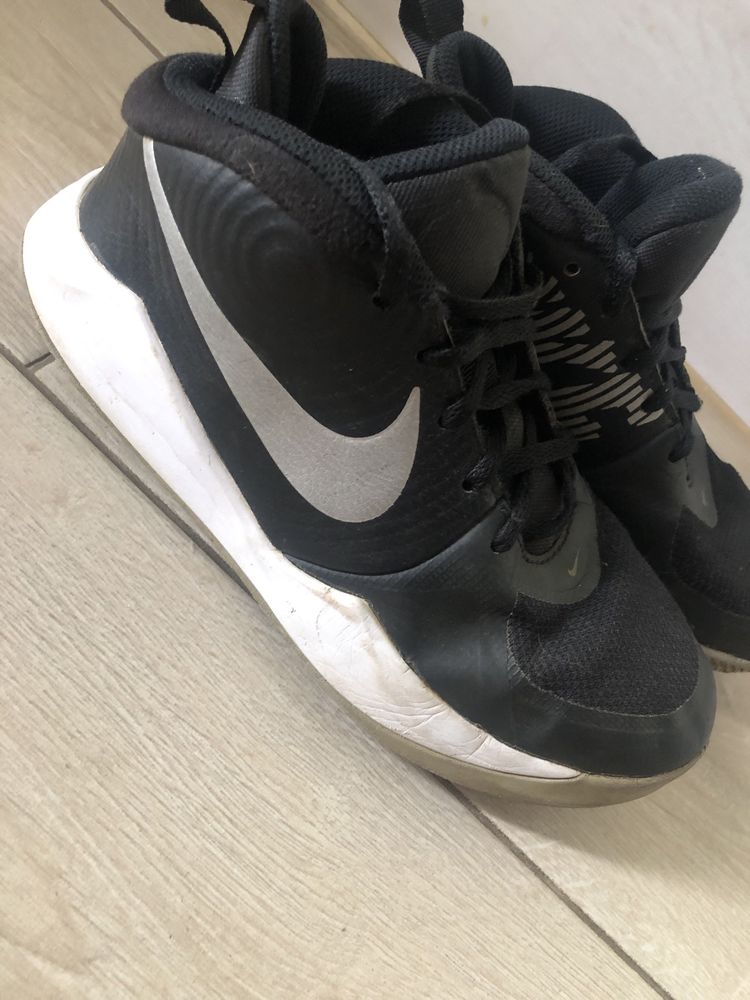 Кросівки nike 37 розмір