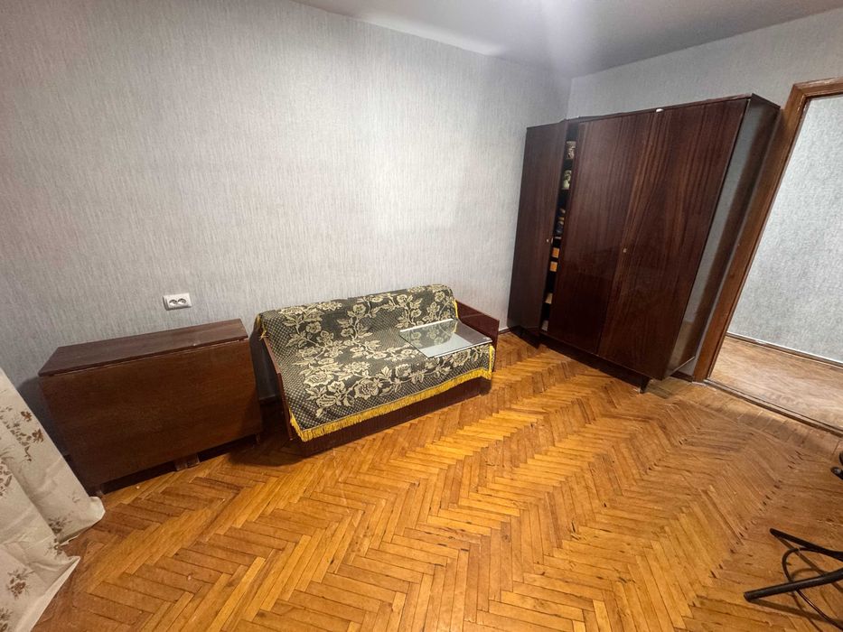 Продам 3 кв Велика Панасівська Сортировка заходь та живи