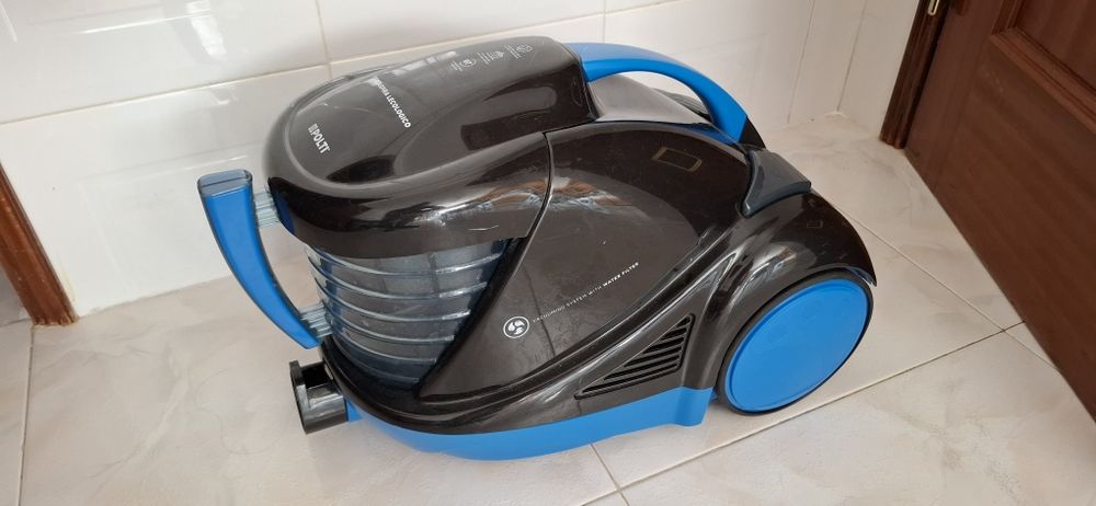 Aspirador Polti  solidos e liquifos