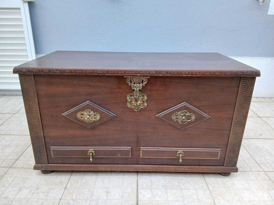 Arca em Mogno (Madeira)