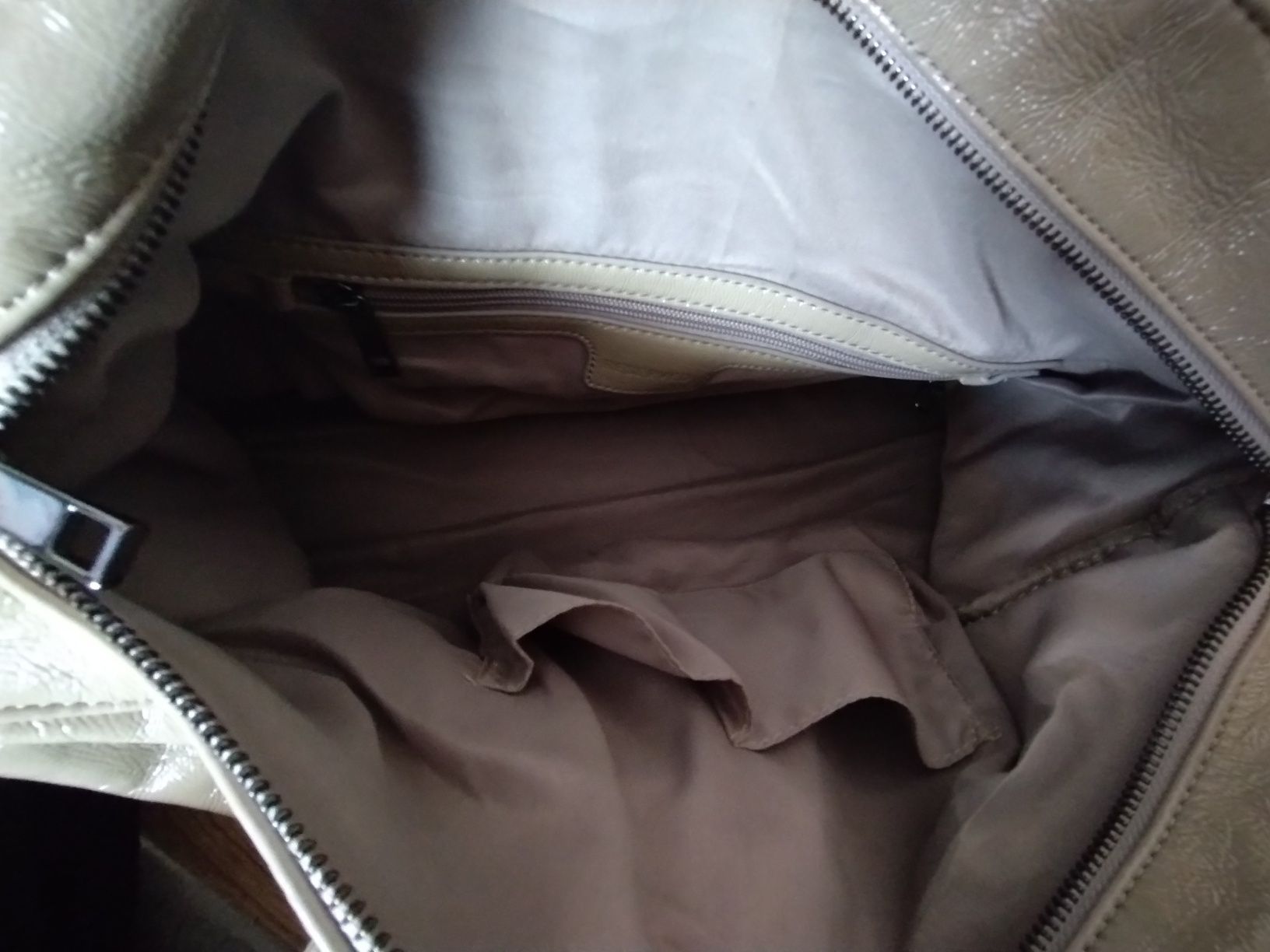 Torba Duża Reserved lakierowana beż
