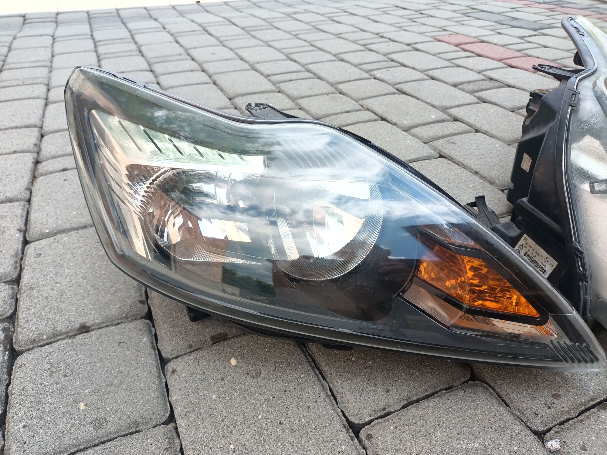 Reflektory Ford Focus MK2 Lift
