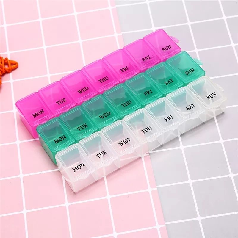 Caixas de medicação simples novas com portes incluídos