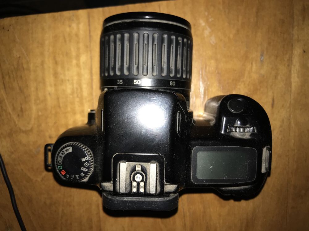 Продам фотоапарат Canon eos 1000f