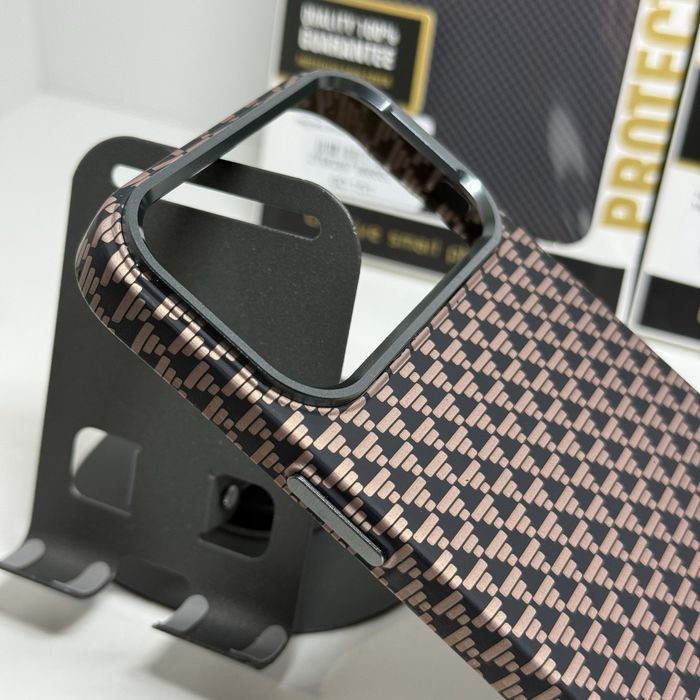 Чехол айфон 17 про макс карбоновый. Чохол iphone 17 pro max карбоновий