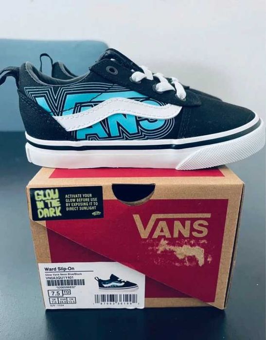 Sapatilhas / Ténis Vans Pretos Glow in the Dark