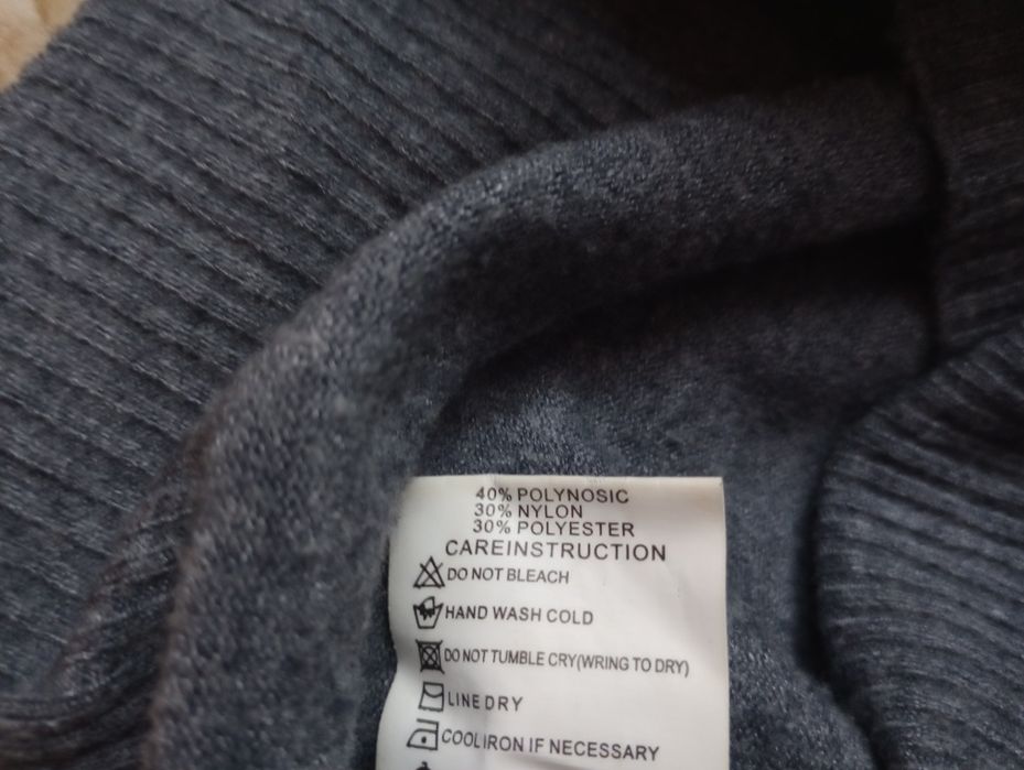 Sweter damski golf z żabotem