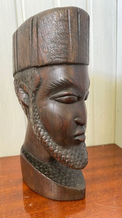 Arte africana busto em madeira