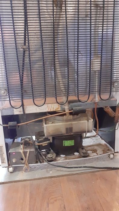 Двухкамерный рабочий холодильник Минск-Атлант.