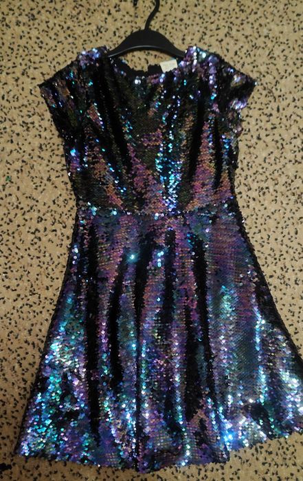 Плаття для дівчинки з паєтками