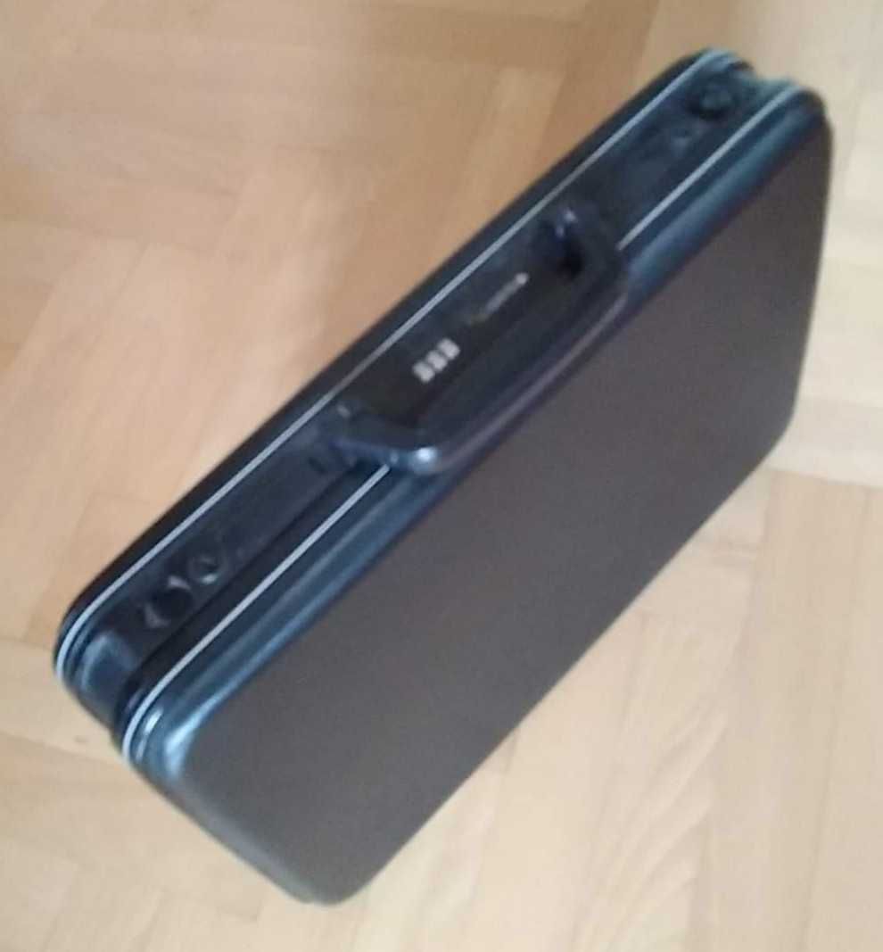Aktówka neseser Gabol tworzywo, z zamkiem szyfrowym 44x32x9 na laptopa