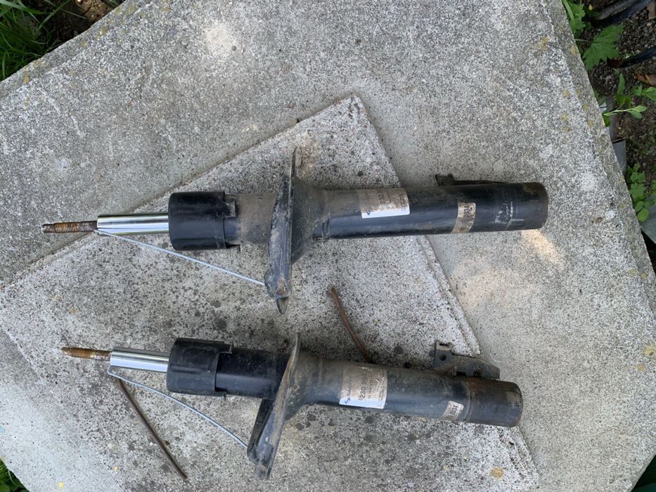 Передній амортизатор стойка форд транзит 2004 ford transit