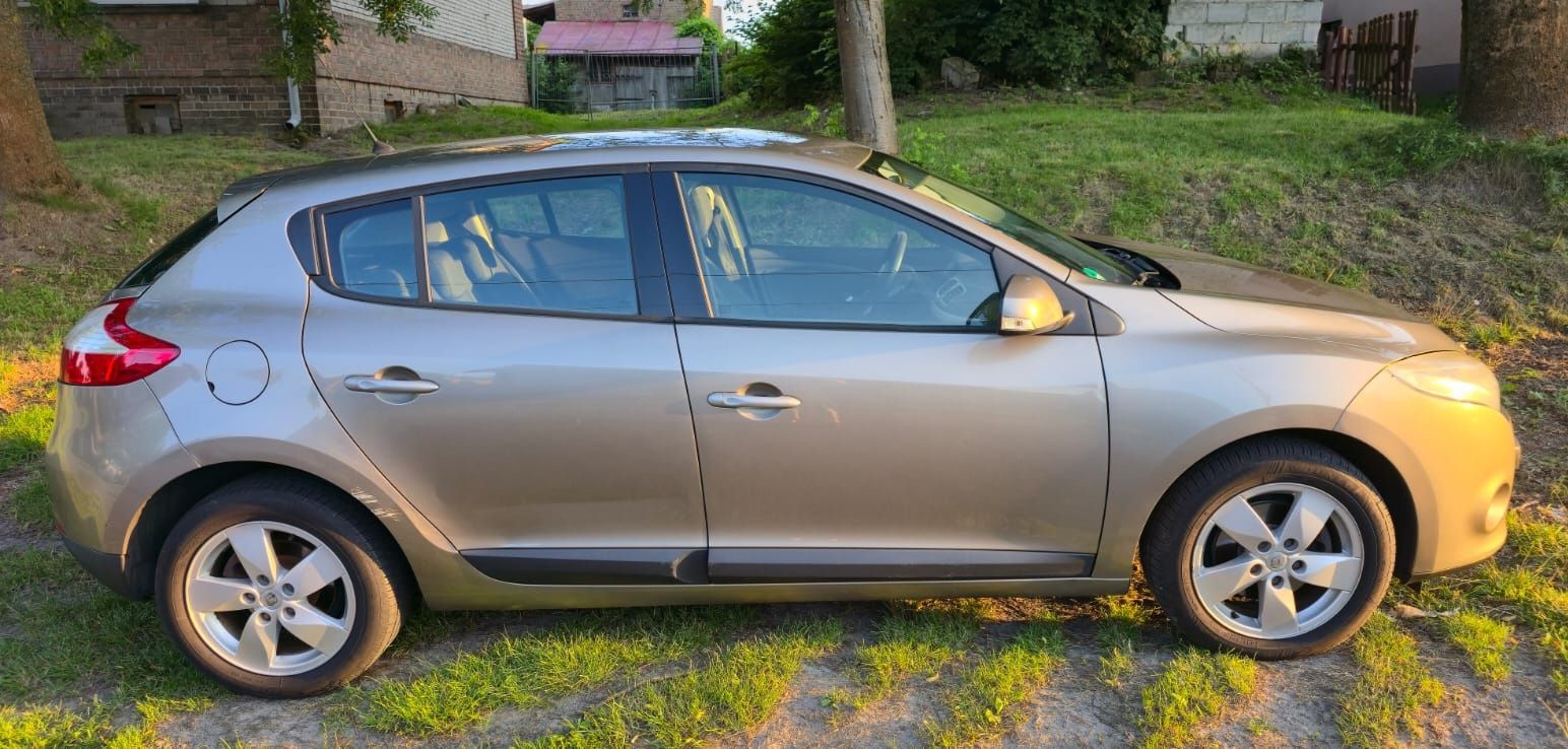 Renault Megane 2010  1,6 benzyna