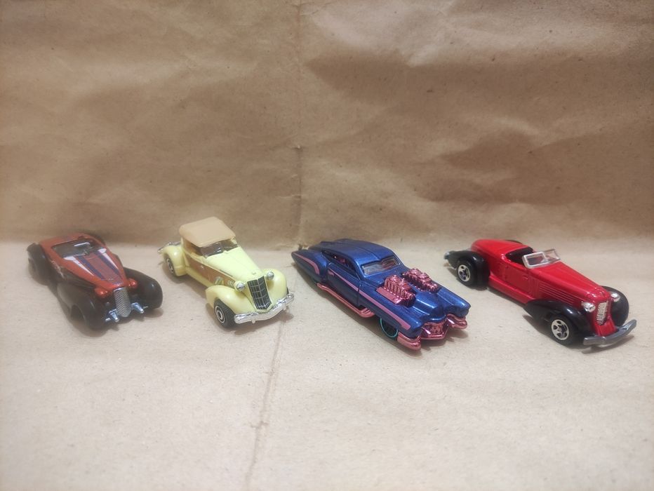 За 4 шт Hot Wheels Evil Twin Auburn Custom Cadillac
Matchbox 

Evil Tw