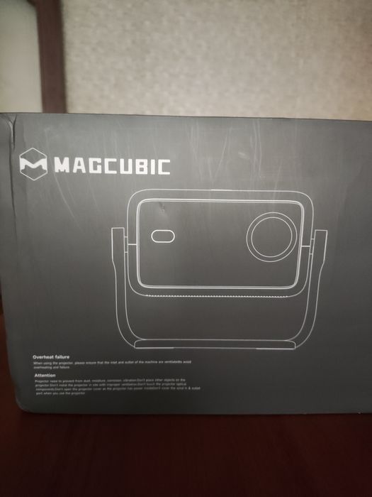 Продам проектор Magcubic l018