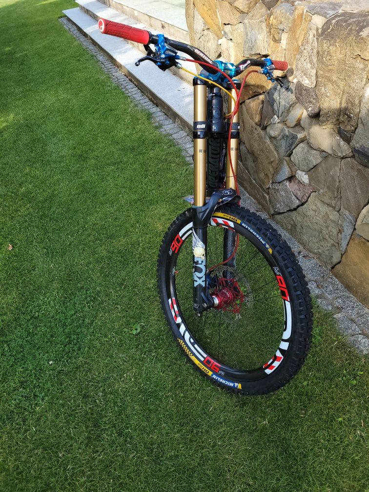 Kona operator karbon dh