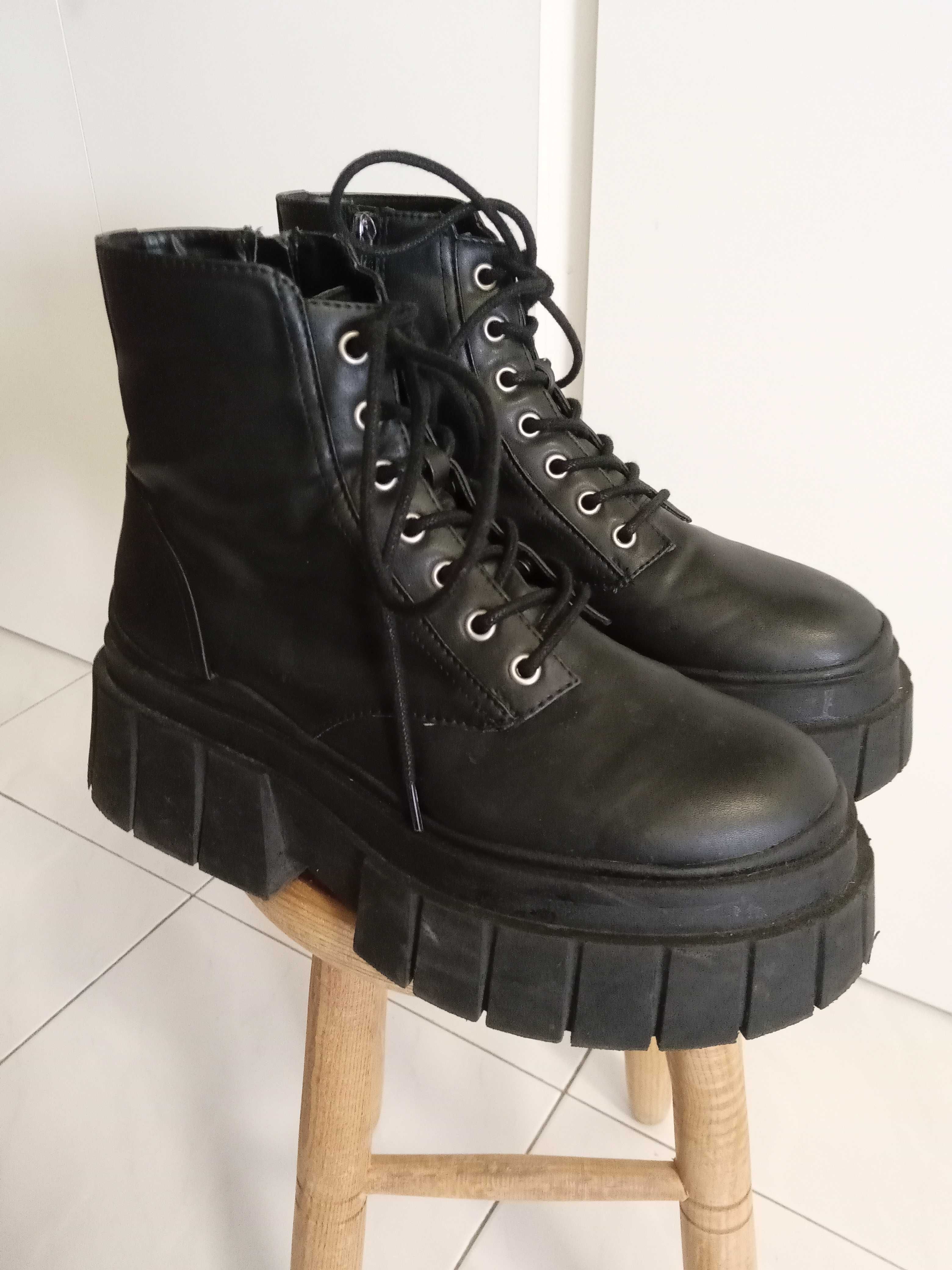 Botas pretas Bershka