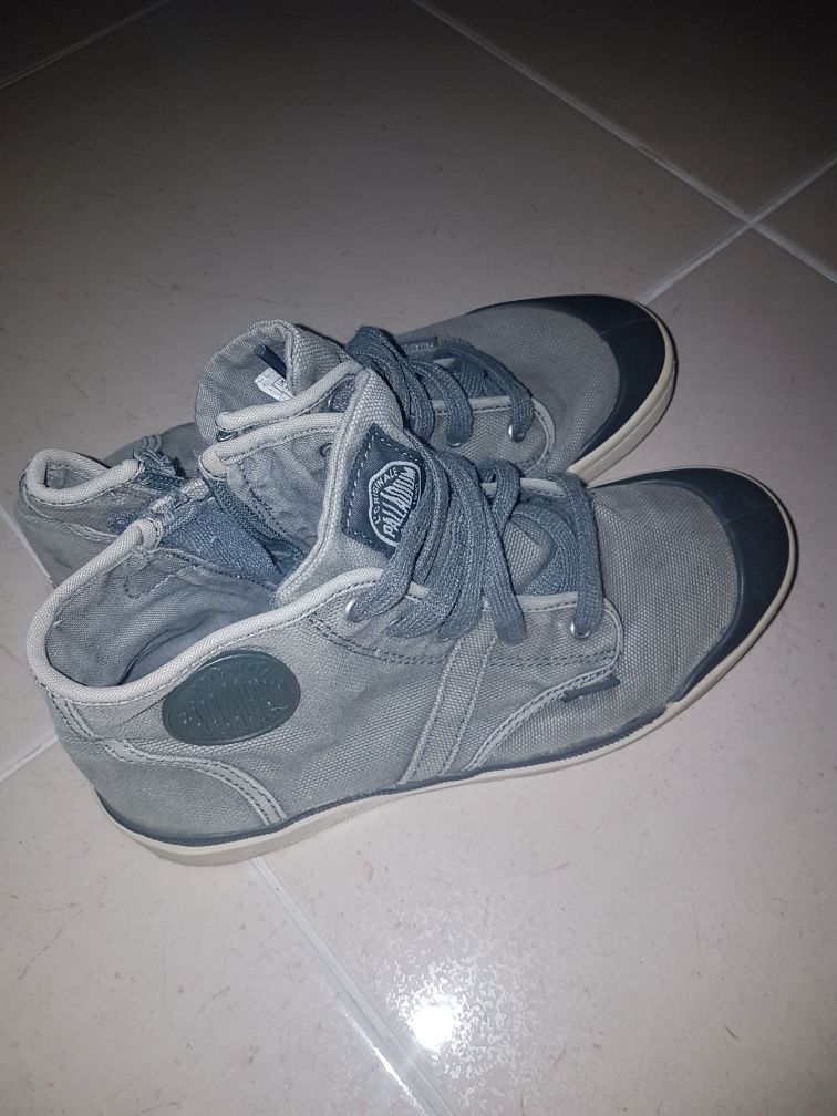 Botas palladium, cinza