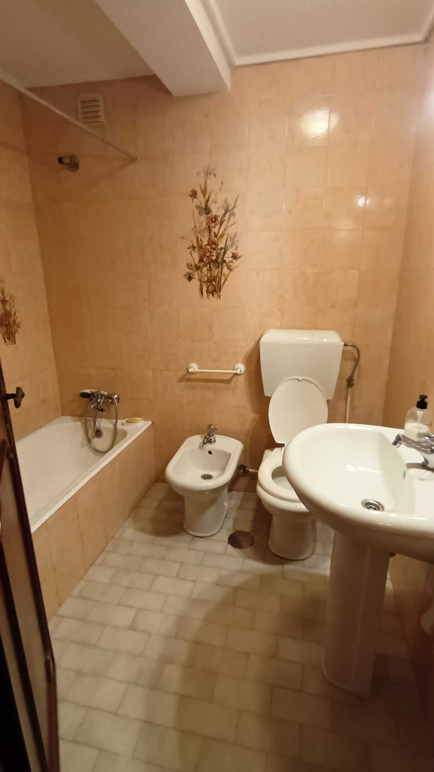 Arrenda-se quarto em Aveiro