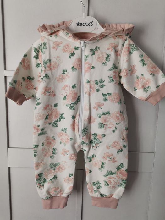 Sprzedam kombinezon wiosennu +czapka i chustka