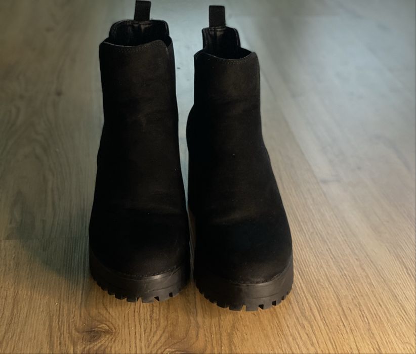 Ботильони, черевики на каблуку замшеві