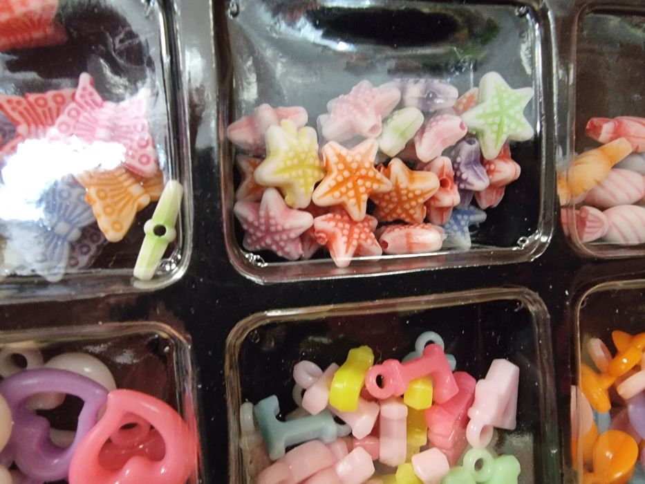 Koraliki do nawlekania dla dzieci zestawy bransoletek naszyjników