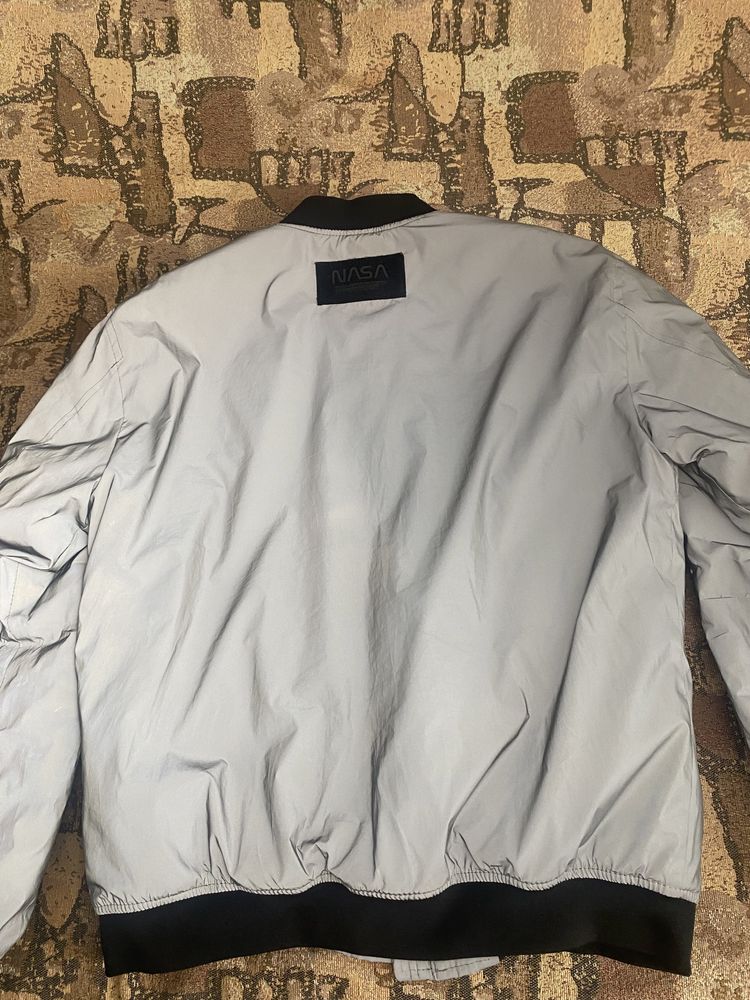 Куртка бомбер чоловіча  утеплена Pull and Bear (L)