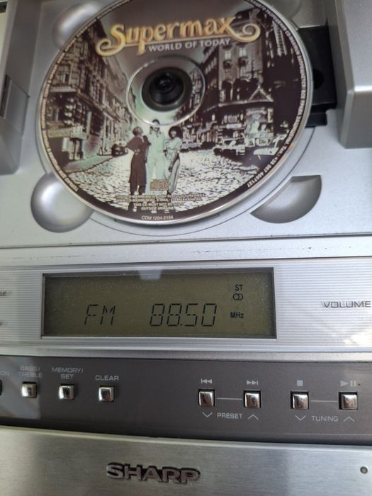 Sharp cd , aux , fm центр