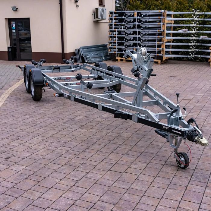 Brenderup Podłodziowa 7,2m  Przyczepa podłodziowa Brenderup DMC 2,5T Max długość łodzi: 7,2m