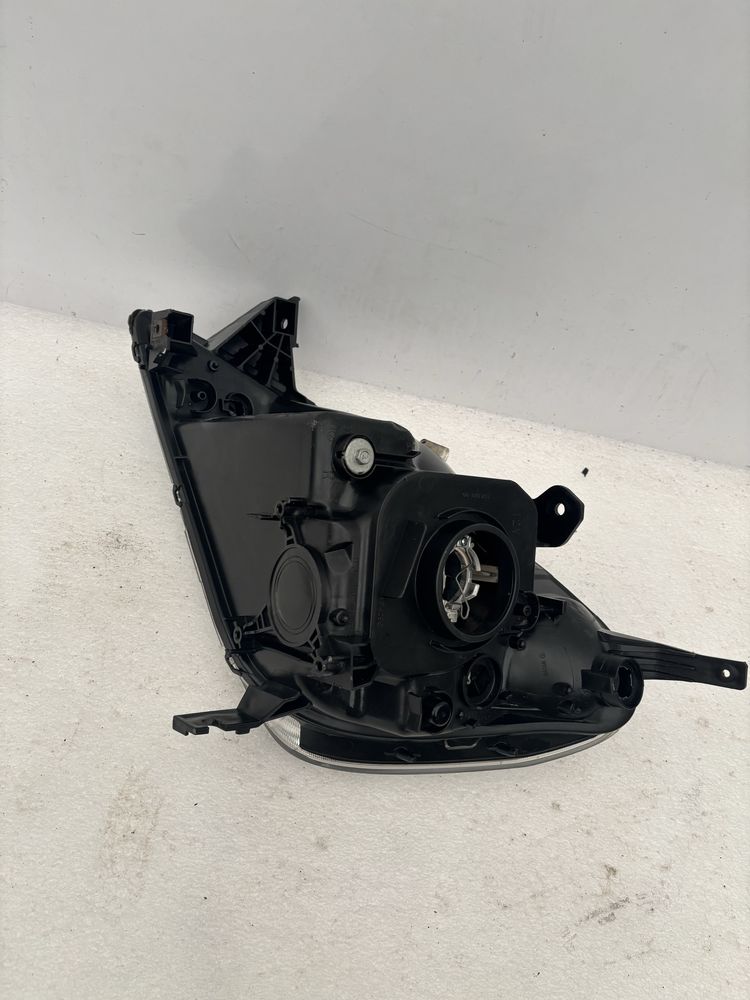 Honda CRV II 2 02-06 lampa prawy przód prawa przednia EU