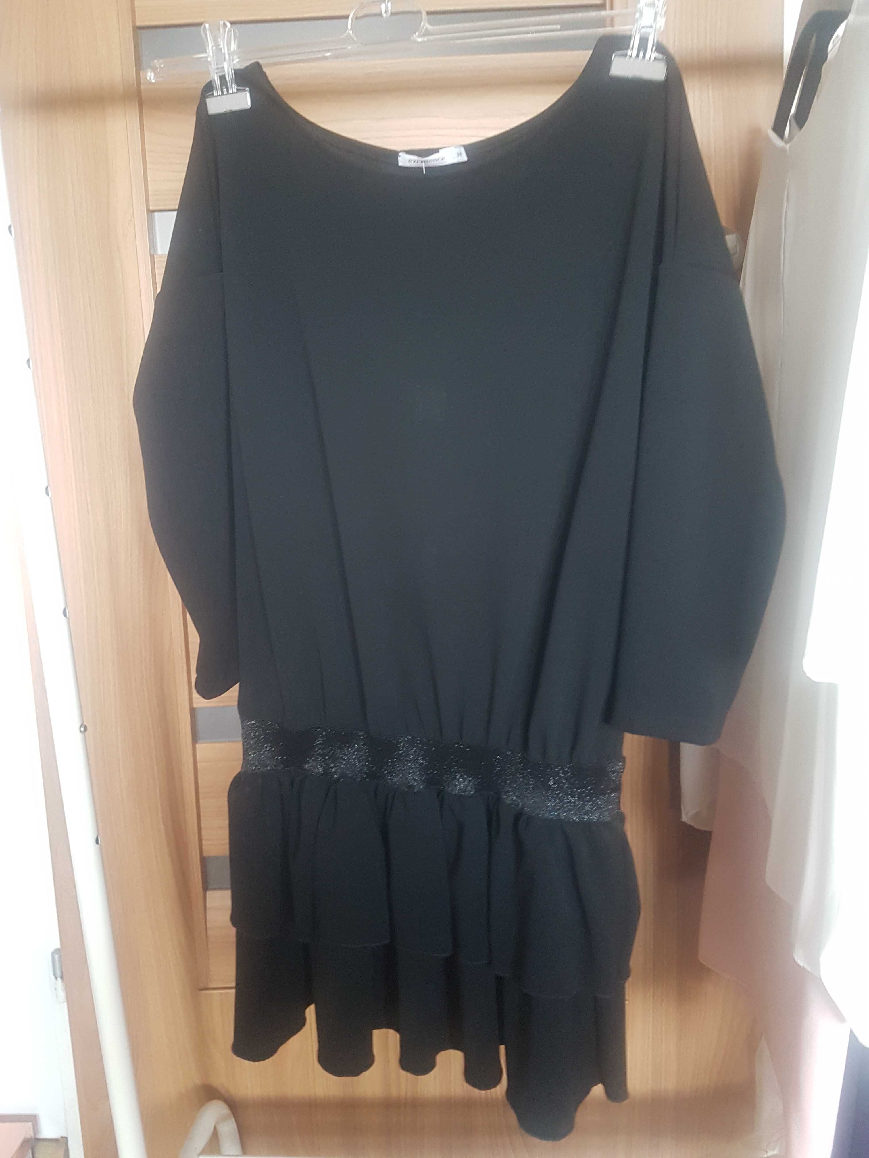 Sukienka czarna z odkrytymi plecami