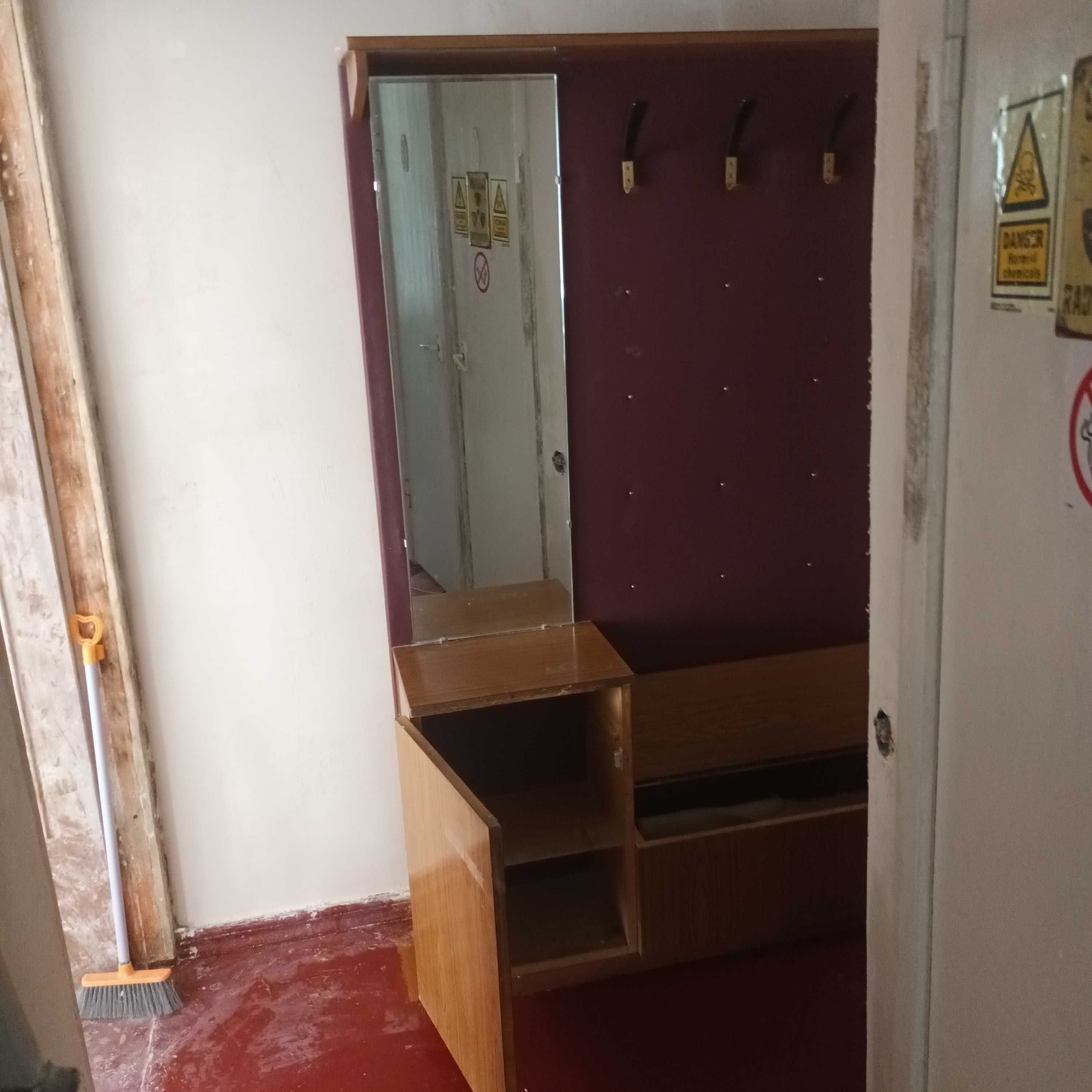 Меблі у вітальню.